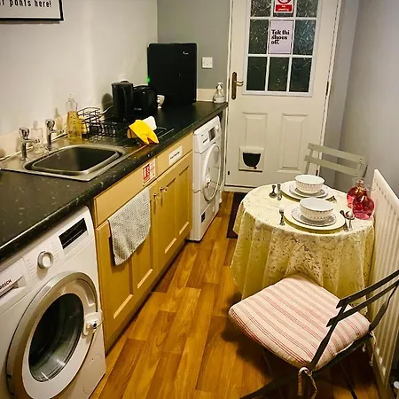 Modern Ground Floor With Free Parking Very Near Centre Apartment Ripon