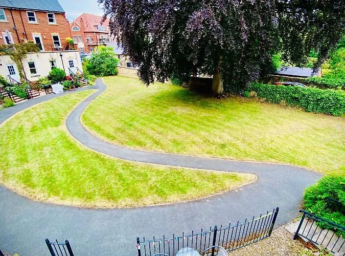 Modern Ground Floor With Free Parking Very Near Centre Appartement